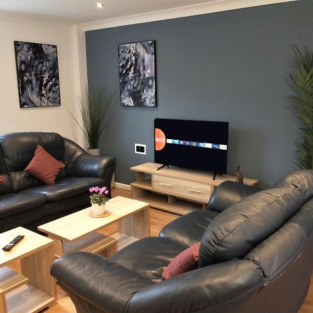 チチェスター Chipad Duo - Comfy House With Parking And Gardenヴィラ エクステリア 写真