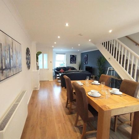 チチェスター Chipad Duo - Comfy House With Parking And Gardenヴィラ エクステリア 写真