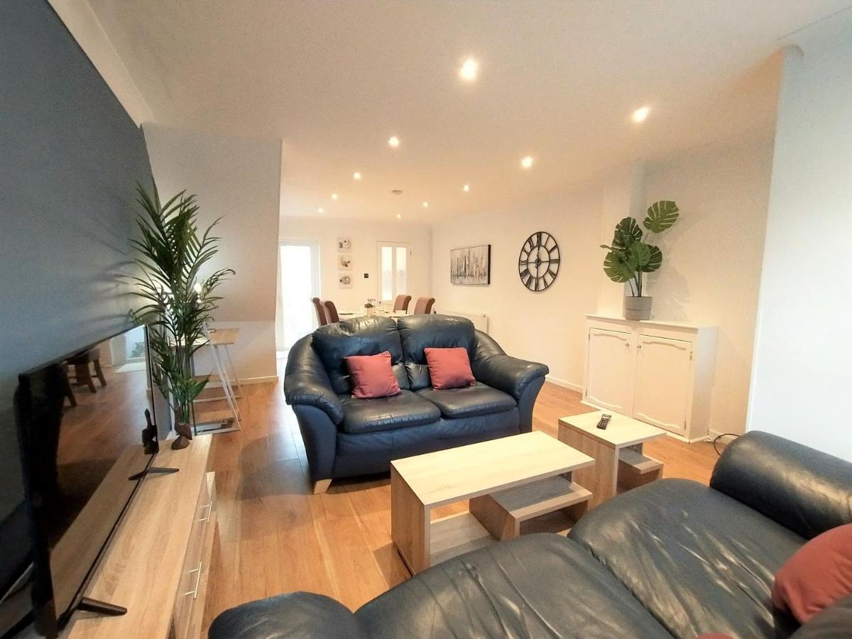 チチェスター Chipad Duo - Comfy House With Parking And Gardenヴィラ エクステリア 写真