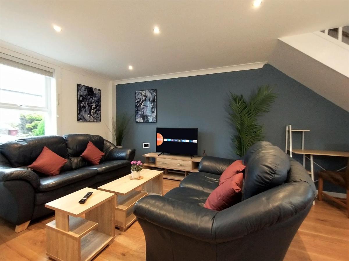 チチェスター Chipad Duo - Comfy House With Parking And Gardenヴィラ エクステリア 写真